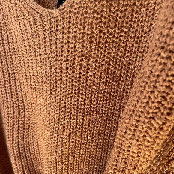 moon&madison Twist Front Brown Knit Vest - Picture 3 of 4